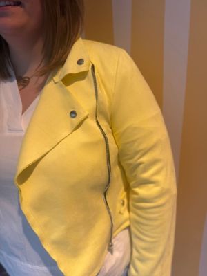  JAUNE