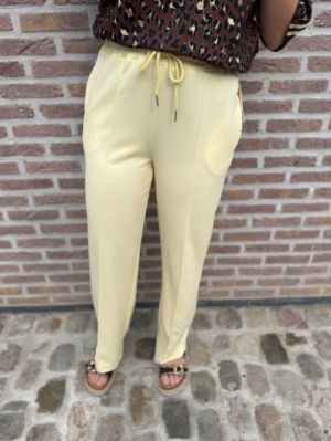  JAUNE