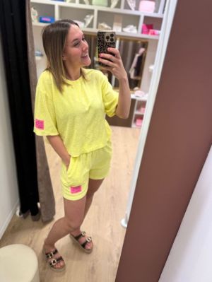  JAUNE